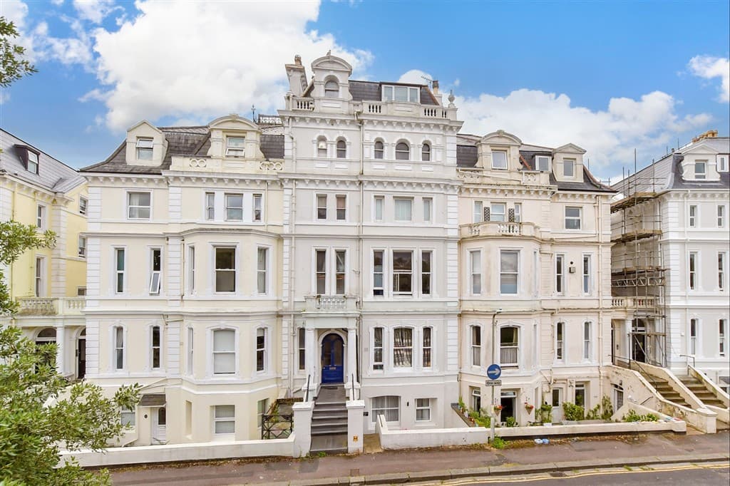 Basement Flat, 33 Augusta Gardens, Folkestone, CT20 2RT