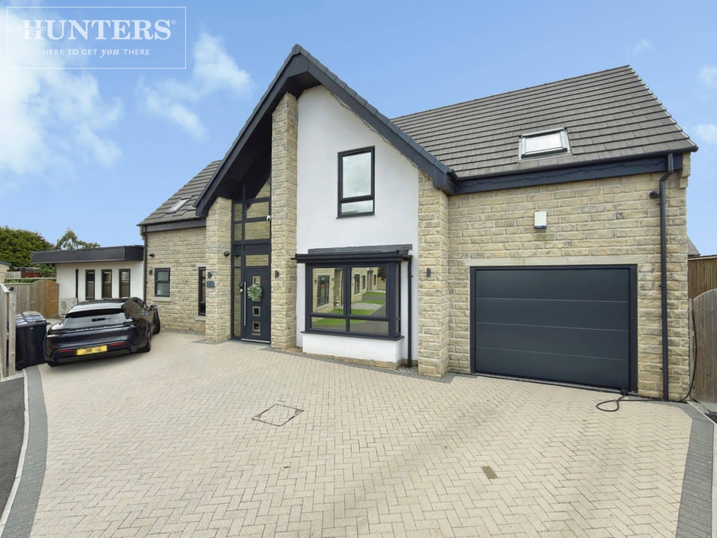 5 The Hill Top, Monk Bretton, Barnsley, S71 2FW