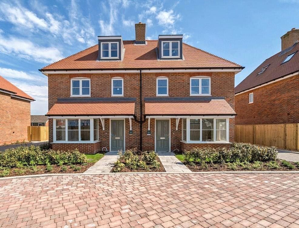 10 Bentwood Way, Lavant, Chichester, PO18 0TN