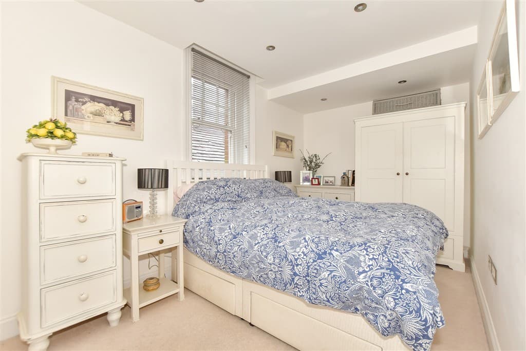Apartment 2, 18 Eversley Park, Folkestone, CT20 3FE