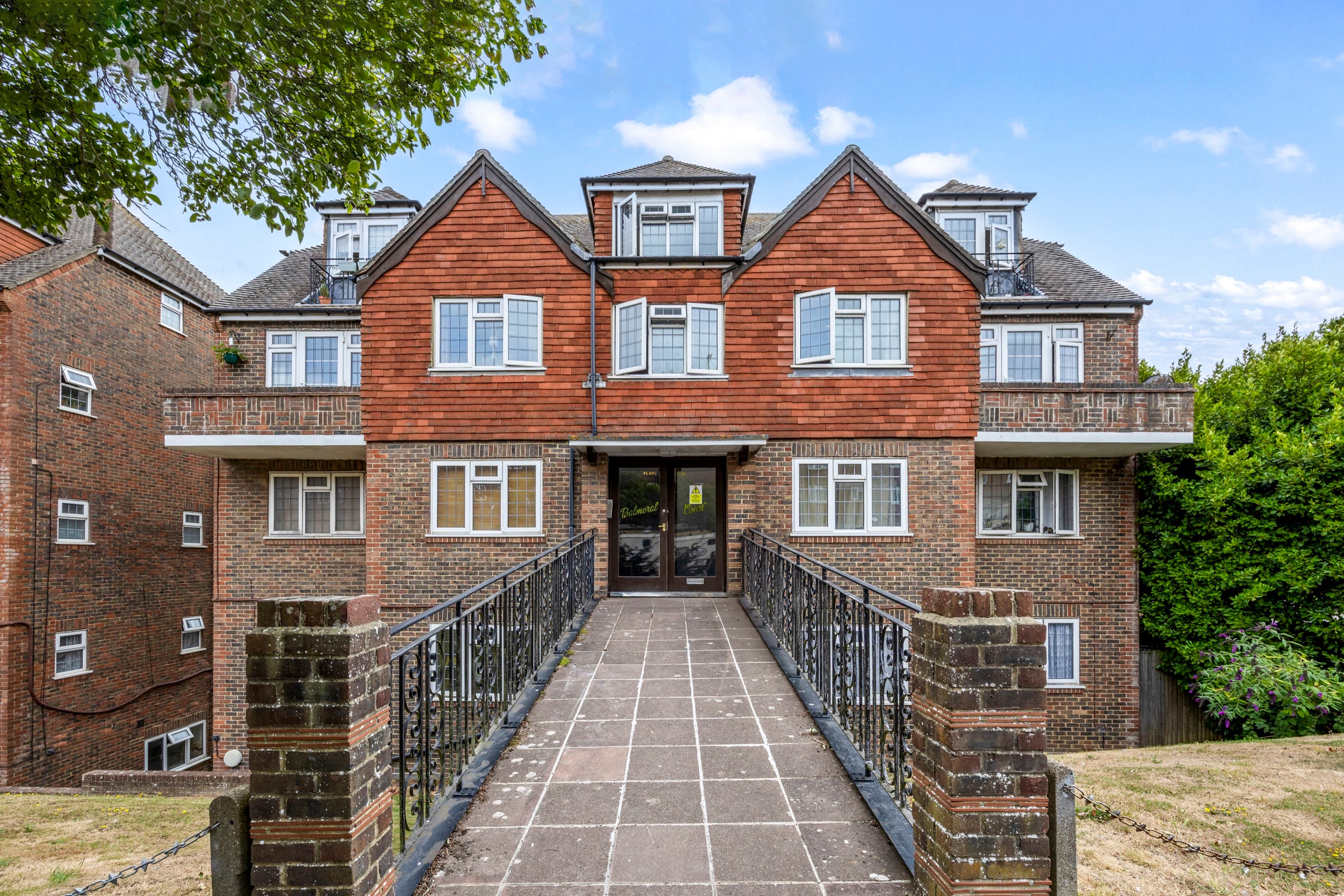 Flat 7, Balmoral Court, 231–237 Nevill Road, Hove, BN3 7QP