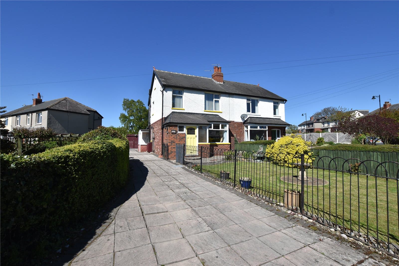 326 Leeds Road, Scholes, Leeds, LS15 4DD