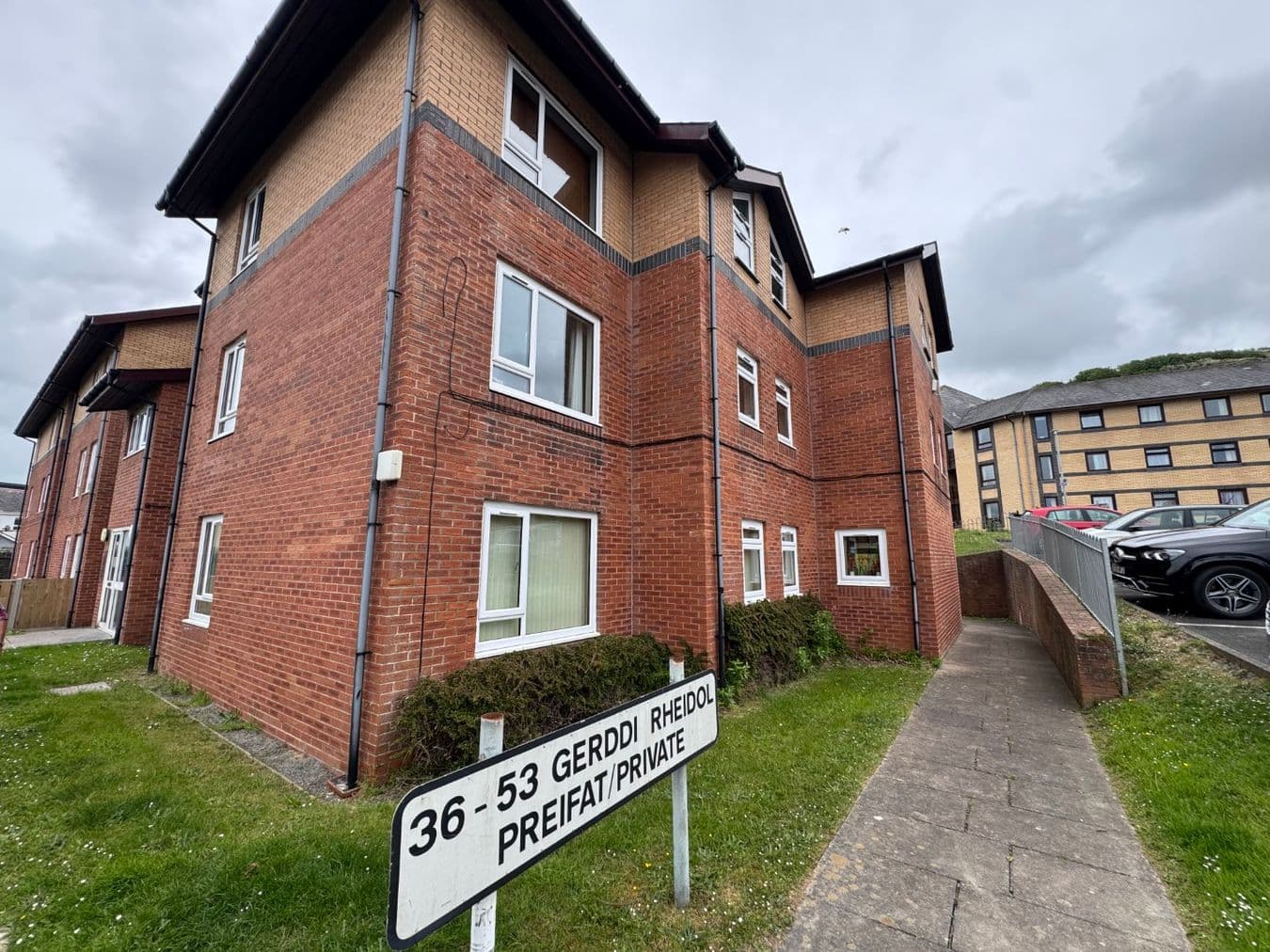 36 Gerddi Rheidol, Trefechan, Aberystwyth, SY23 1DB