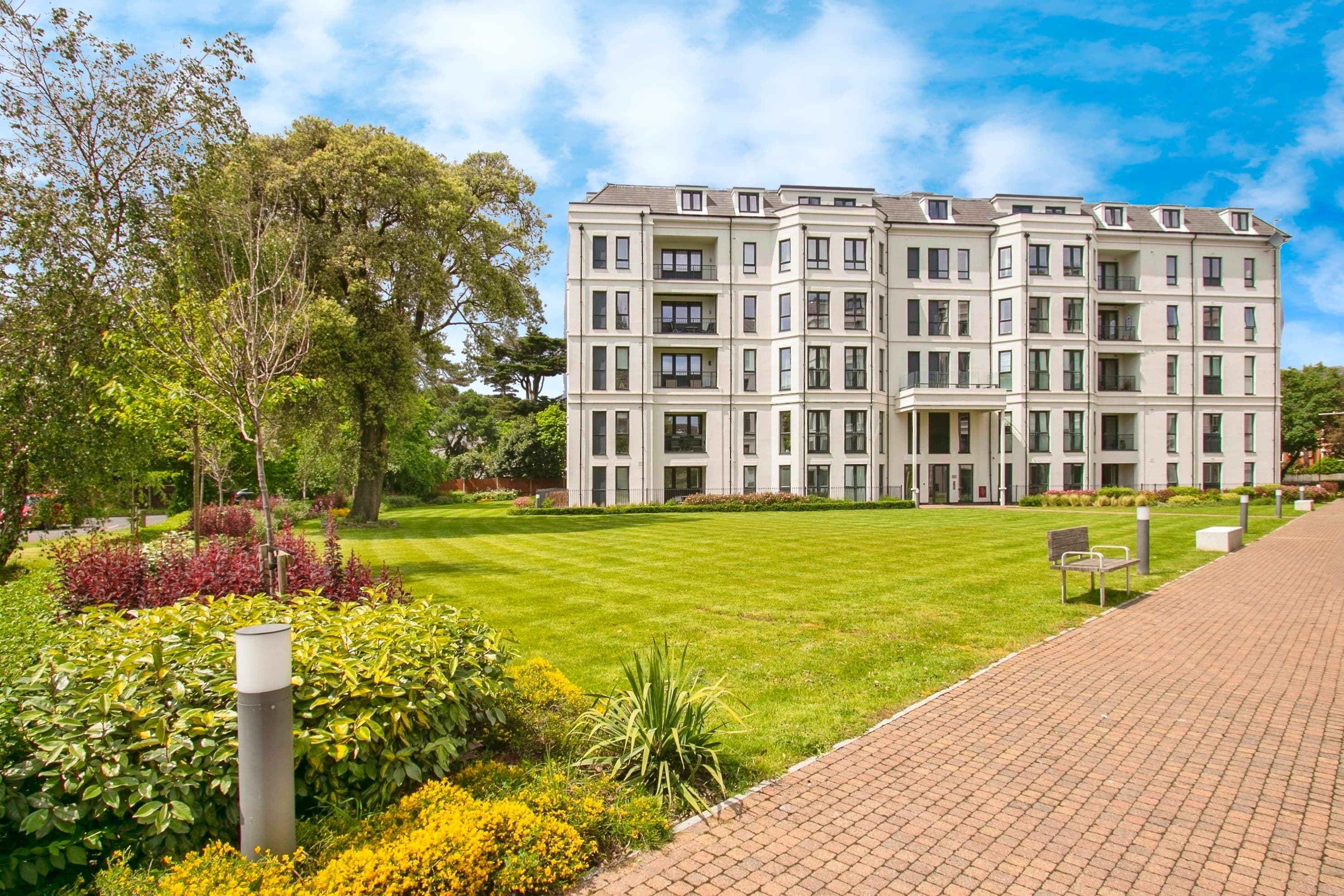 Flat 18, Hawthorne Court, 11B West Cliff Road, Bournemouth, BH2 5FA