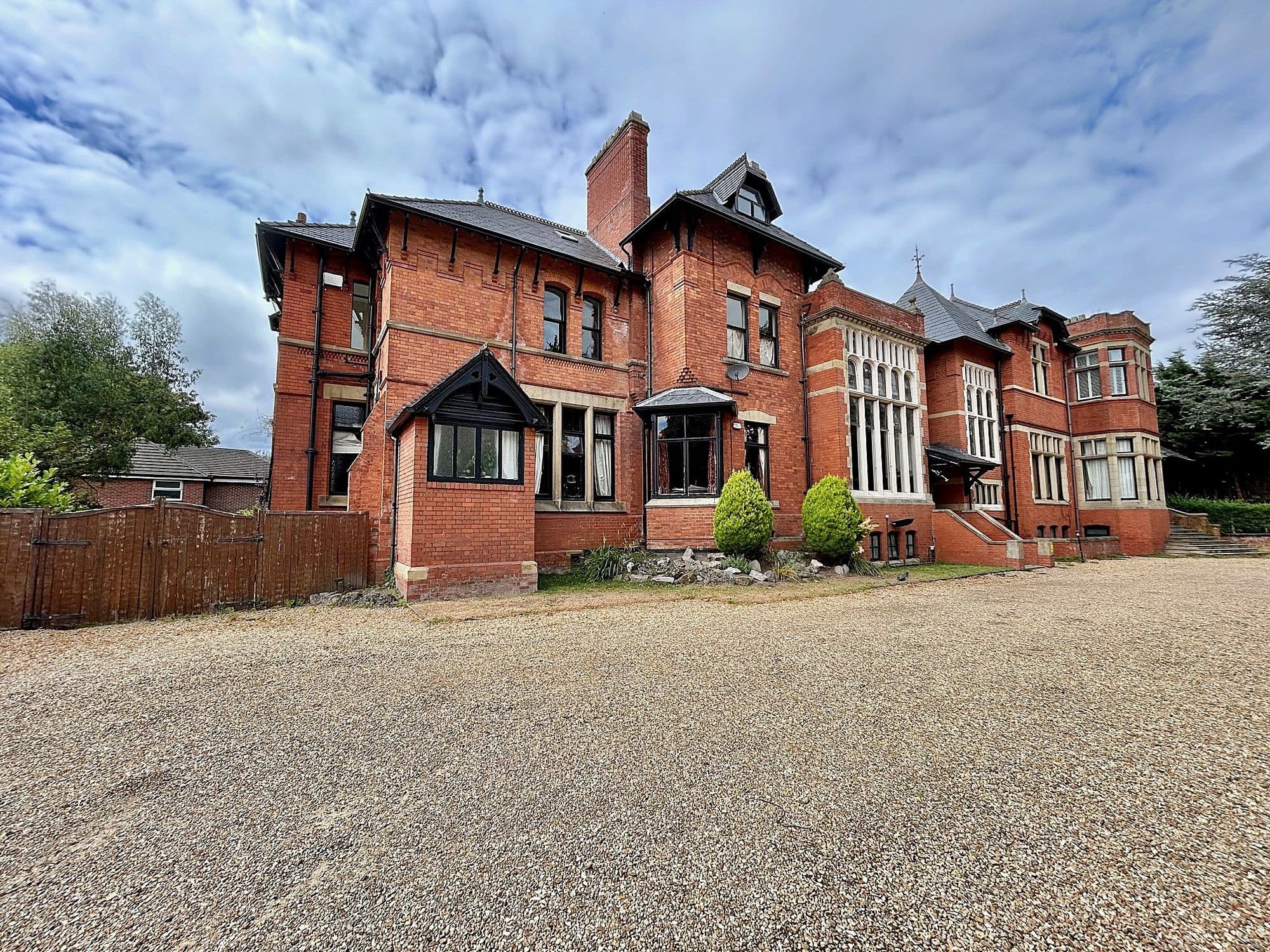 Bell Flat, Mayfair Mansions, Mersey Road, Manchester, M20 2PY