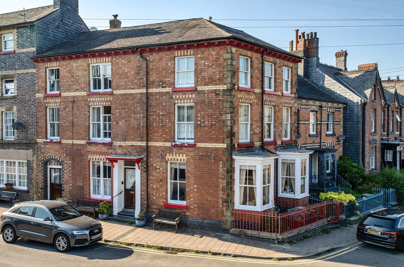 Lloyds, 6 Cambrian Place, Llanidloes, SY18 6BX