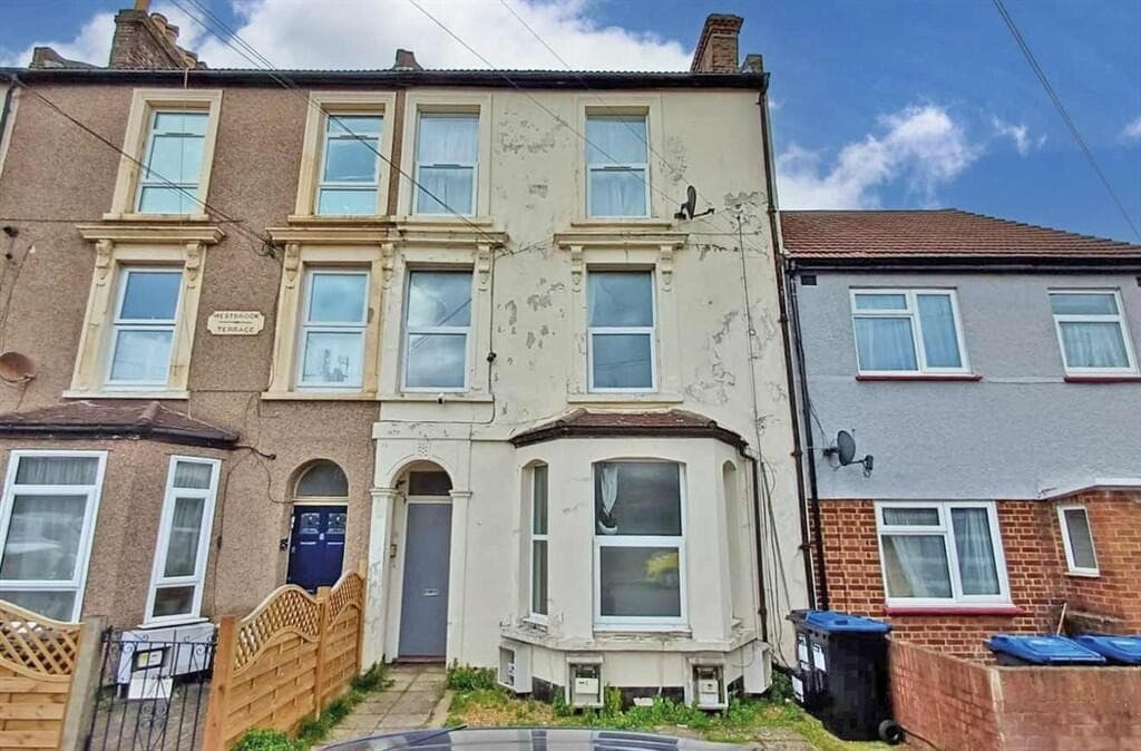 Flat 2, 7 Newhaven Road, London, SE25 6JQ