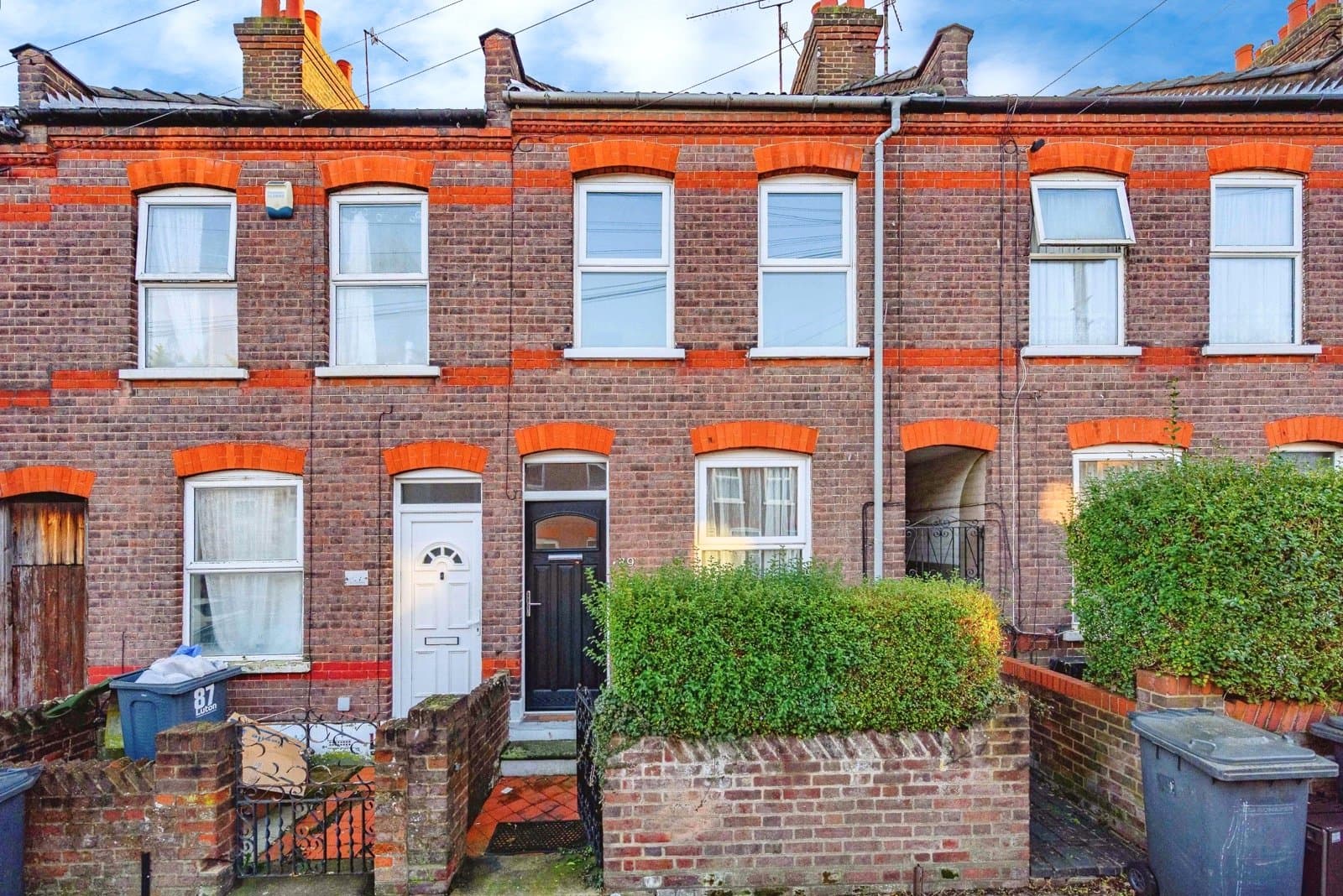 89 Butlin Road, Luton, LU1 1LB