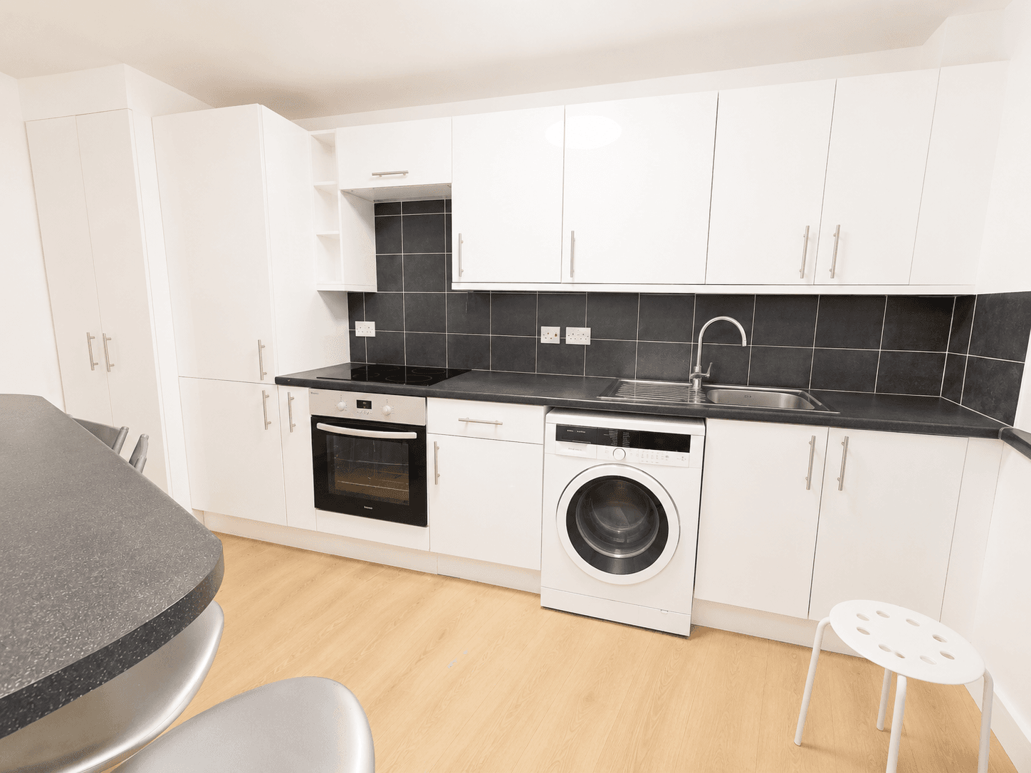 Flat A, 9 Criterion Mews, London, N19 3EN