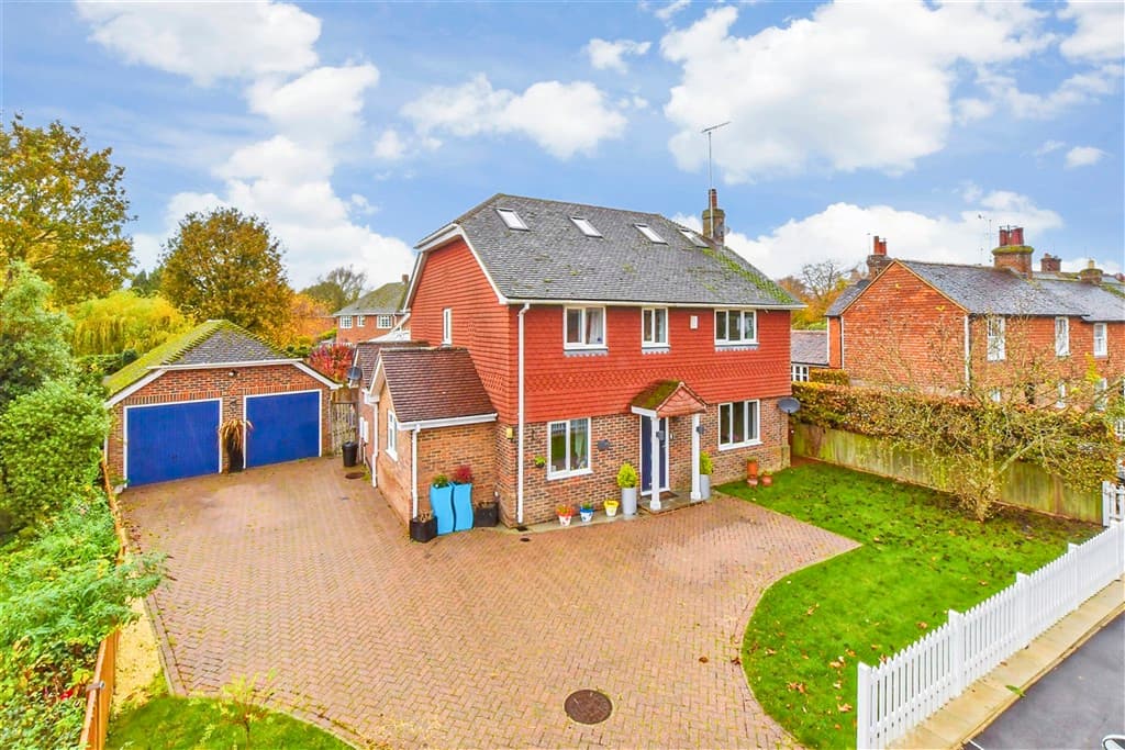 67 Lower Road, Woodchurch, Ashford, TN26 3SG