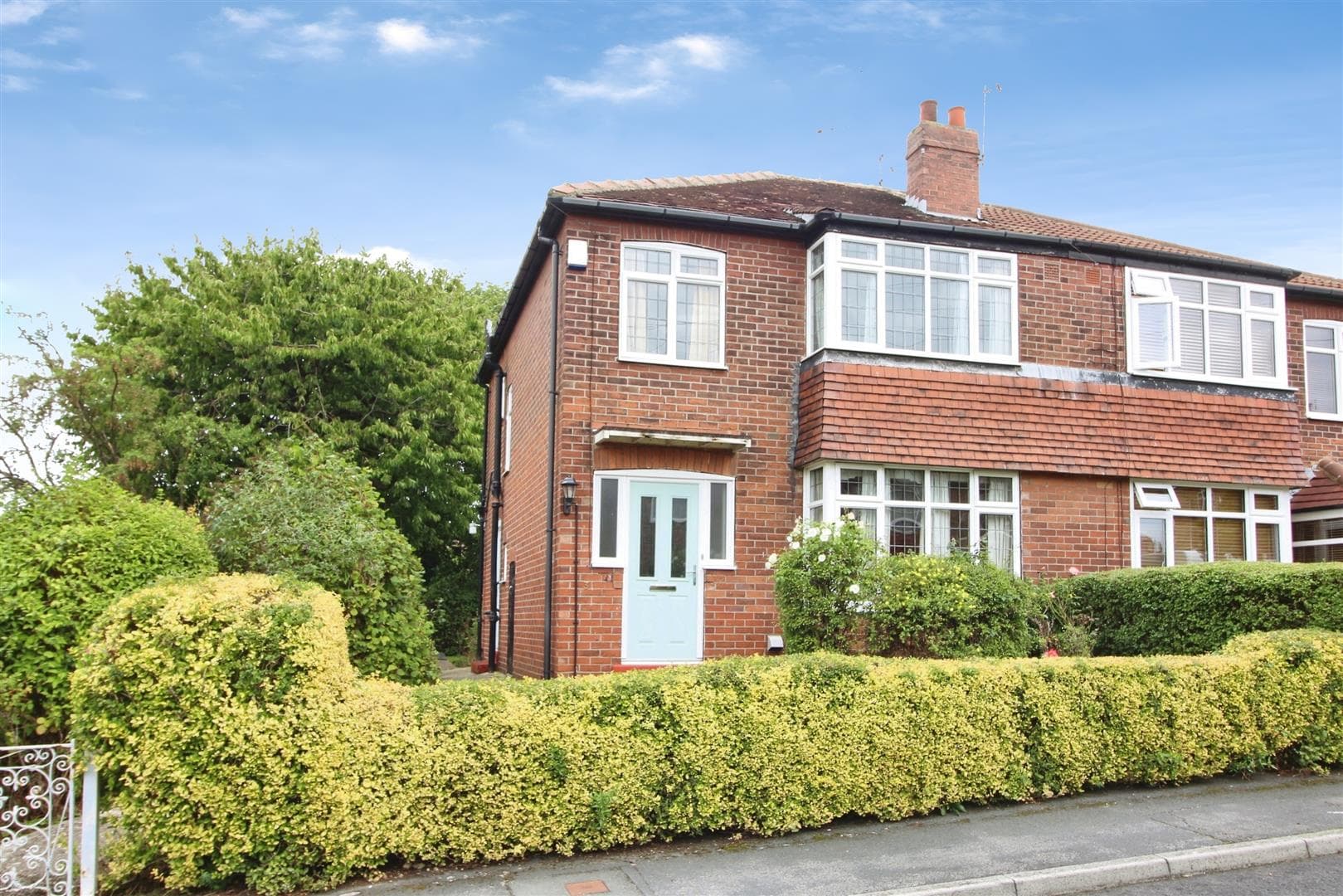 3 Templestowe Hill, Leeds, LS15 7EJ