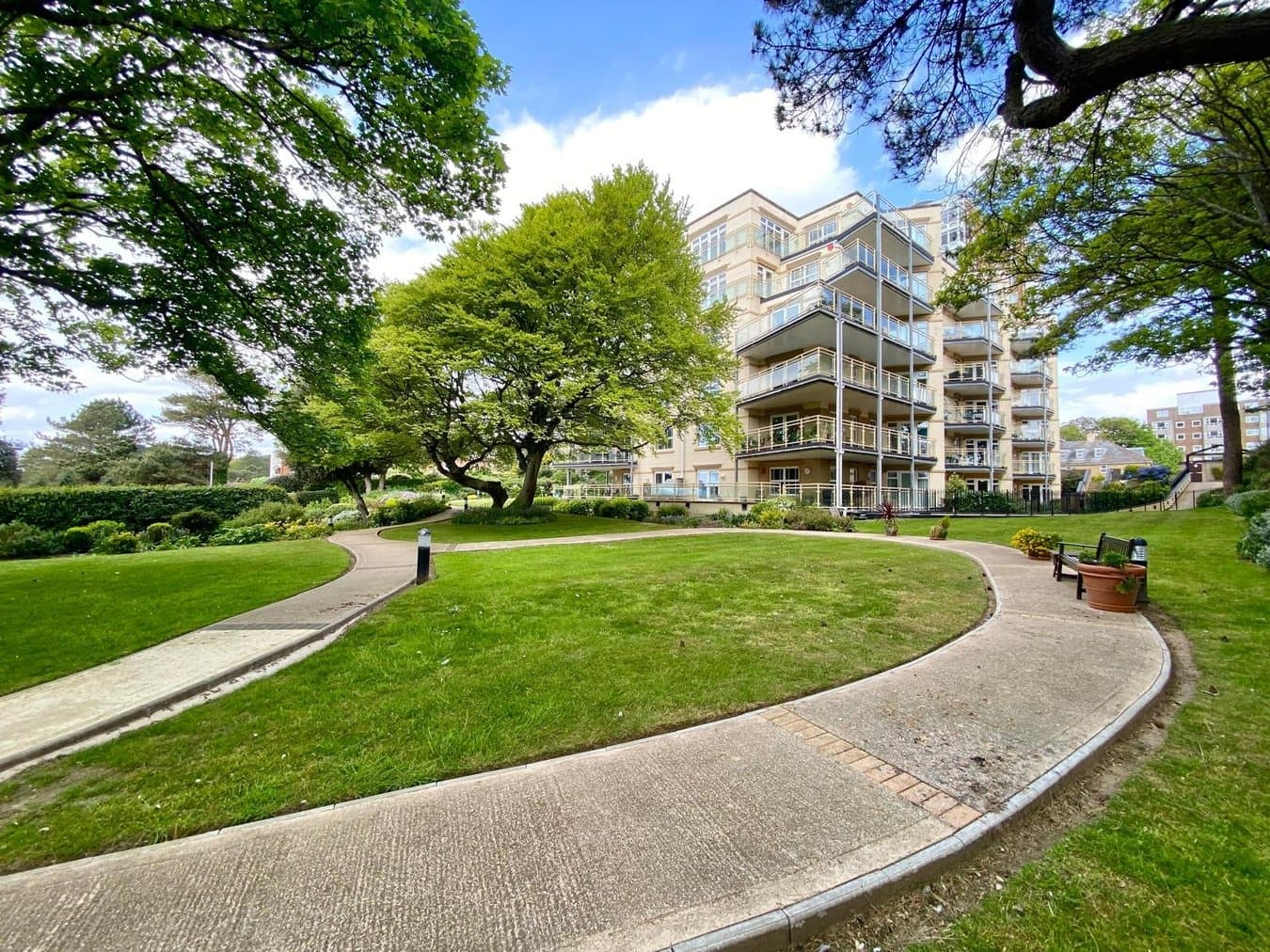 16 Bay View Gardens, 14B West Cliff Road, Bournemouth, BH2 5JB