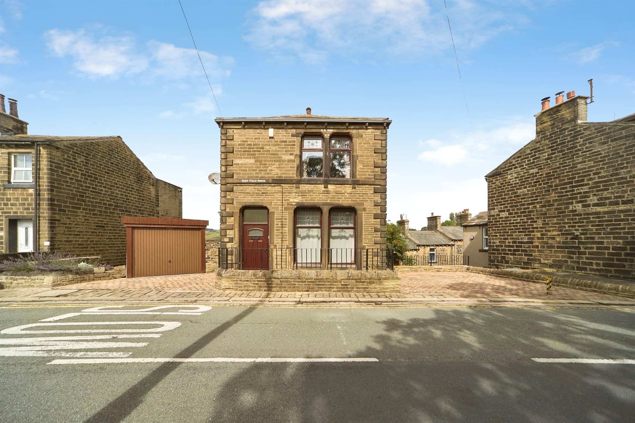 143 Hebden Road, Haworth, Keighley, BD22 8RE