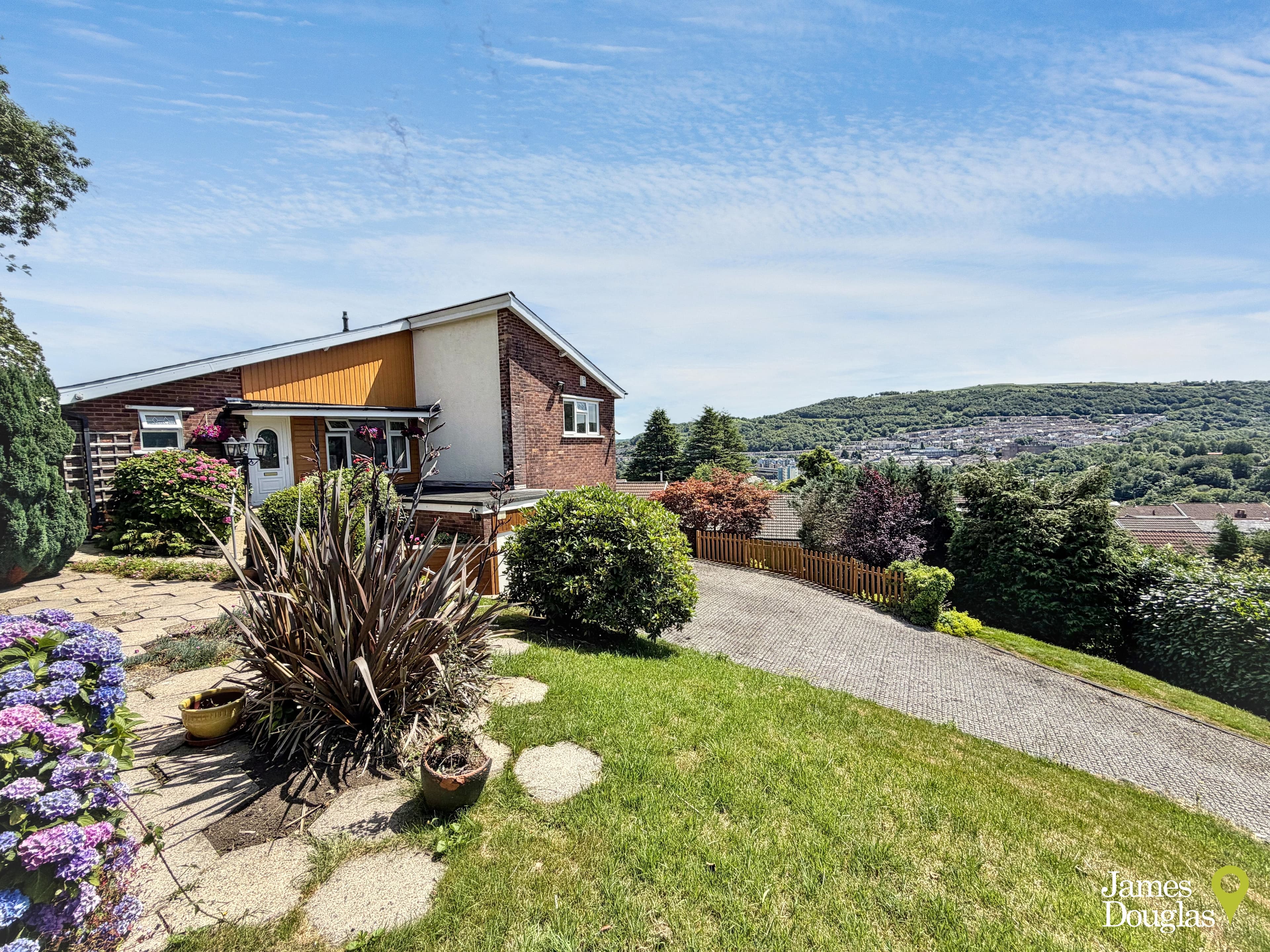 6 Highfield Terrace, Graigwen, Pontypridd, CF37 2HP