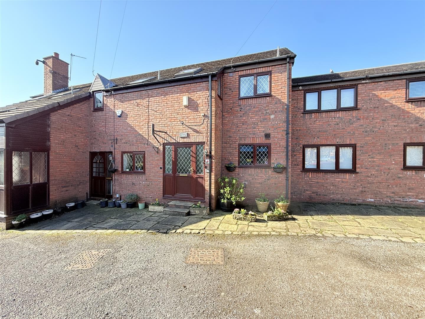 10 Smallshaw Fold, Ashton-under-Lyne, OL6 8YQ