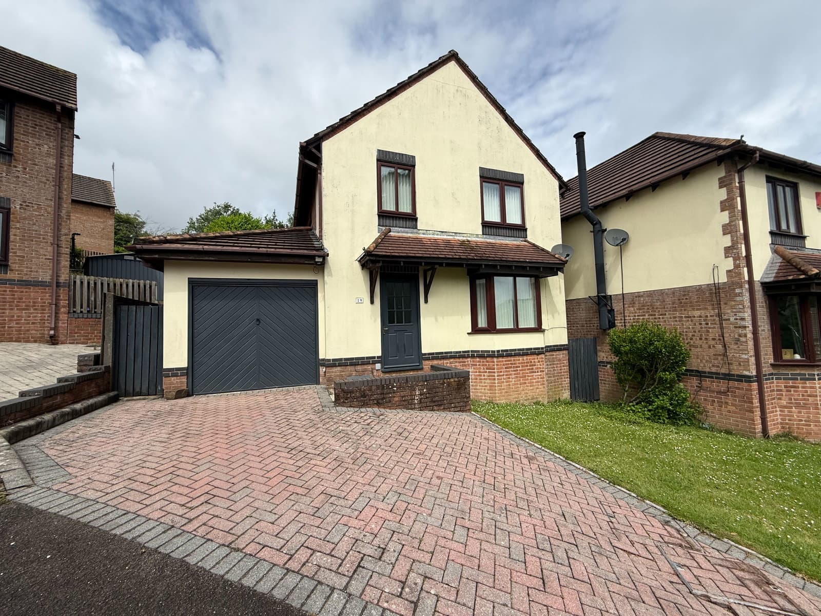19 Tennyson Way, Killay, Swansea, SA2 7DQ