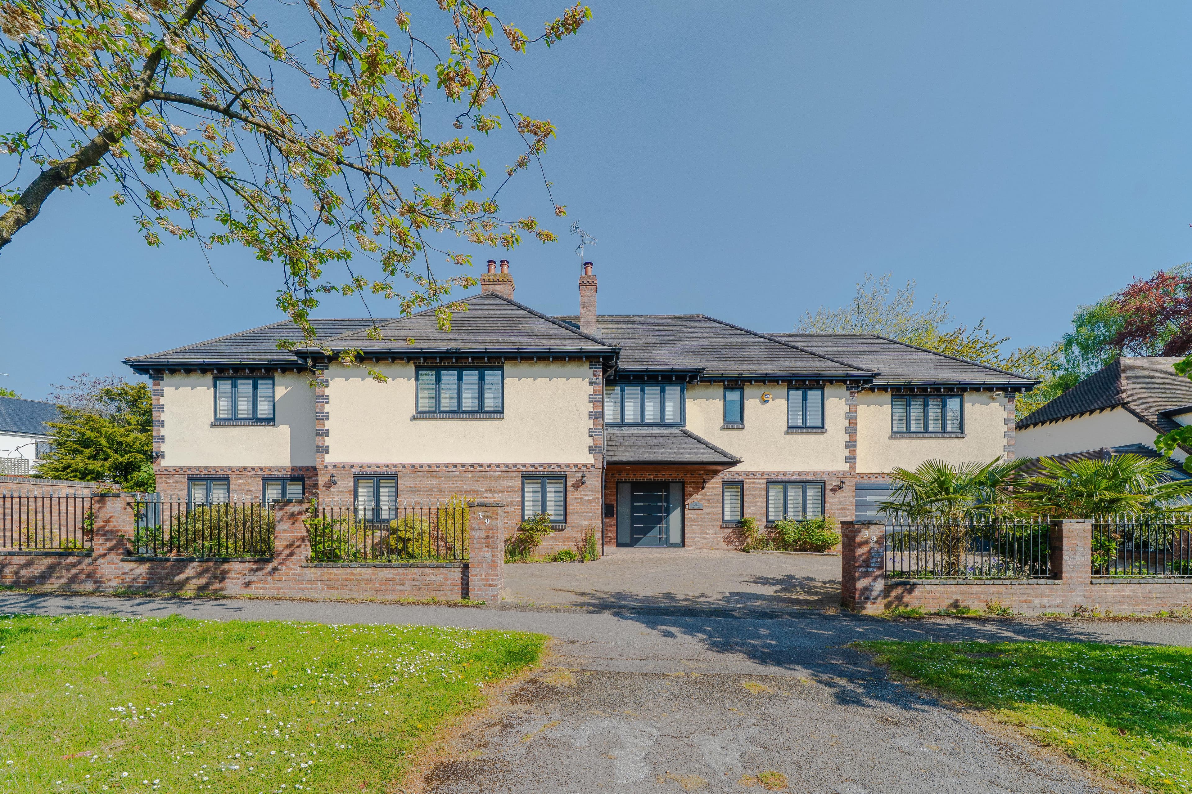 39 Barlows Road, Birmingham, B15 2PN