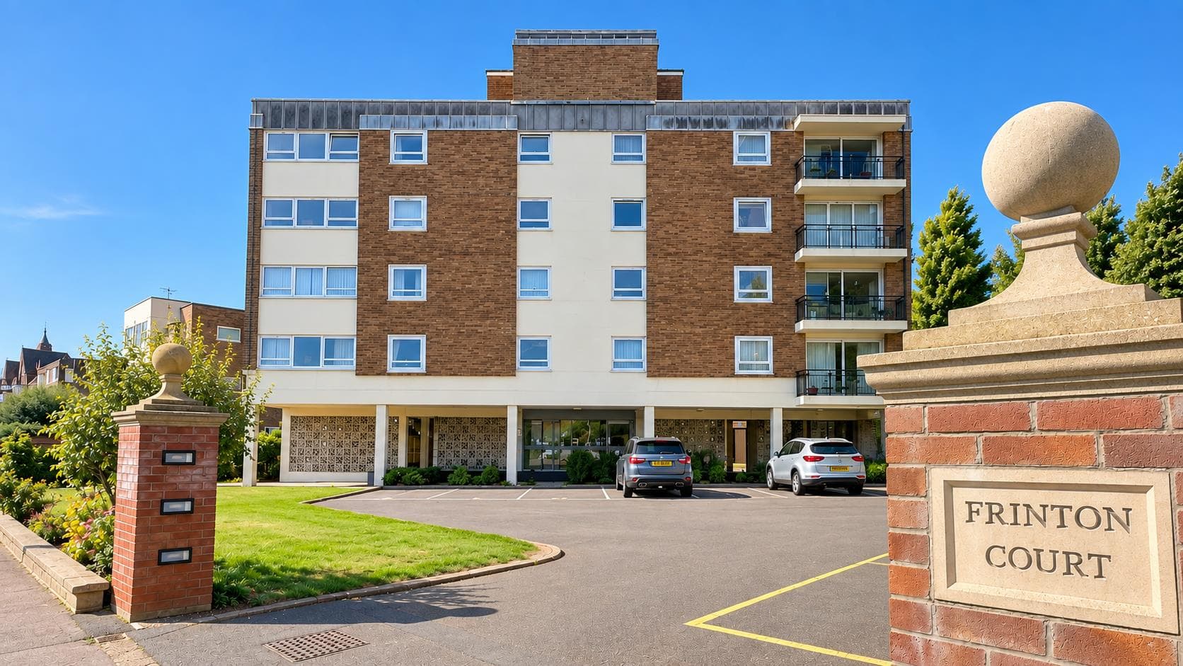 Flat F, Frinton Court, The Esplanade, Frinton-on-Sea, CO13 9DP