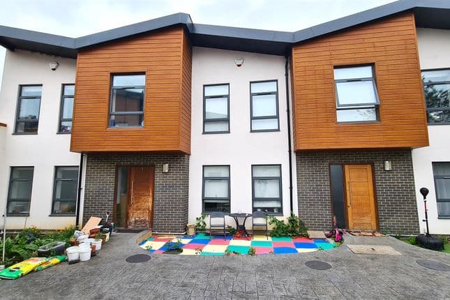 2 Homelink Terrace, Thorold Road, London, N22 8YE