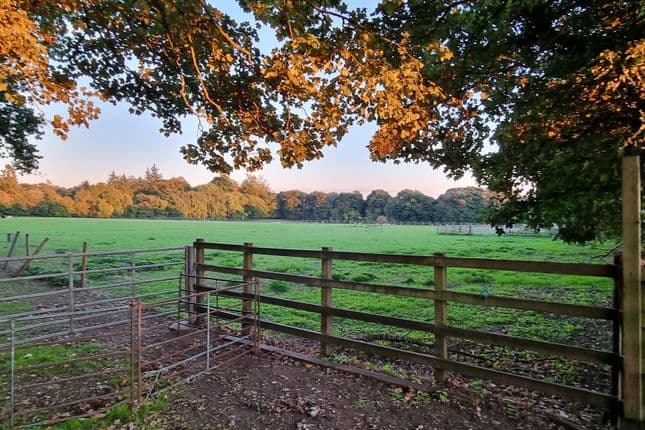 Glebe House, Welders Lane, Chalfont St. Peter, Gerrards Cross, SL9 8TU