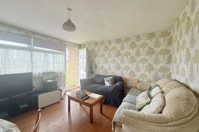 135 Florida Estate, Back Market Lane, Hemsby, NR29 4HW