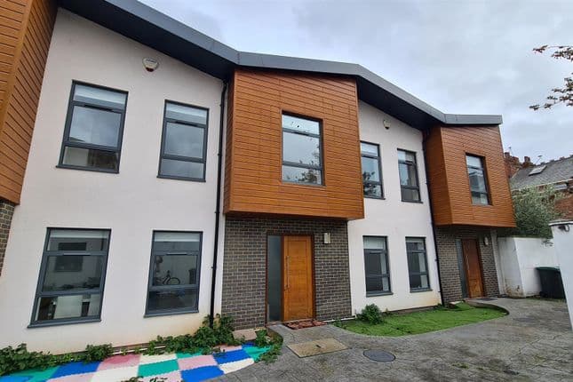 1 Homelink Terrace, Thorold Road, London, N22 8YE