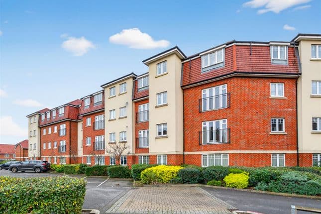 Flat 77, Field House, 40 Schoolgate Drive, Morden, SM4 5DJ