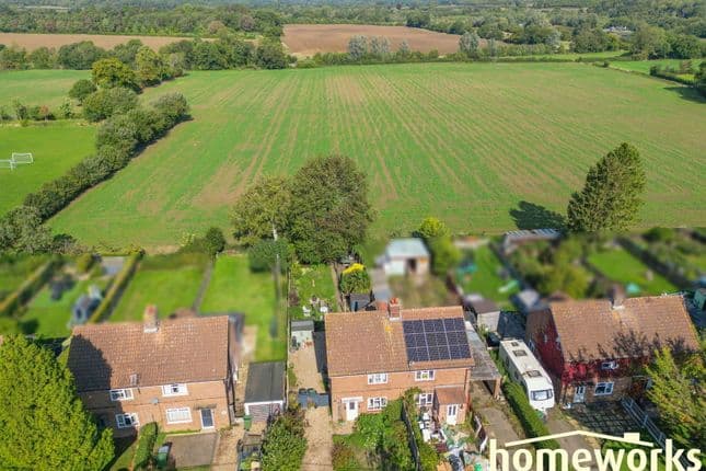 5 School Plain, Scarning, Dereham, NR19 2PN