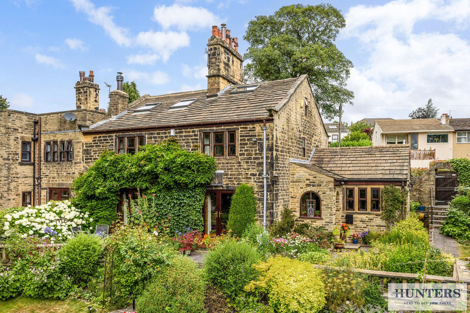 East Grange, Town Street, Rawdon, Leeds, LS19 6QJ