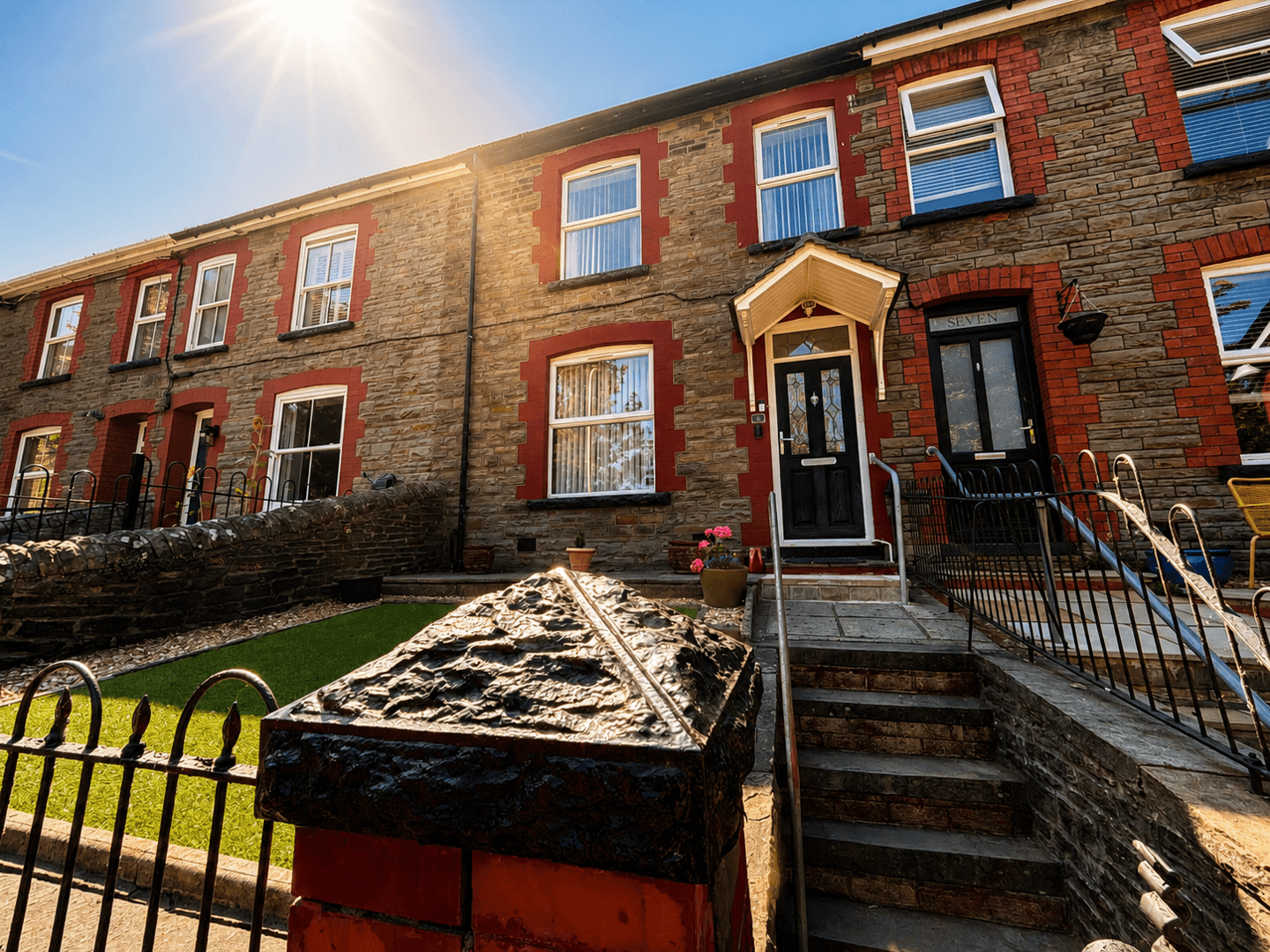 8 Cadwgan Terrace, Pontypridd, CF37 2PD