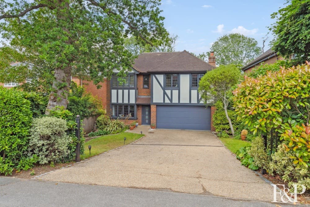 Foxcote, 13 Woodlands, Gerrards Cross, SL9 8DE