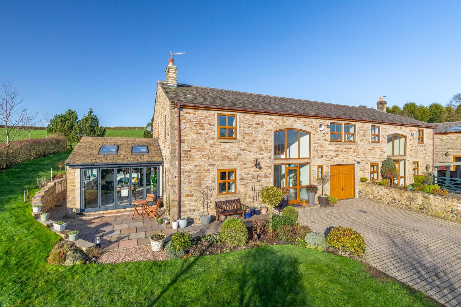 1 The Court, Brown Springs Lane, Oakworth, Keighley, BD22 7LR