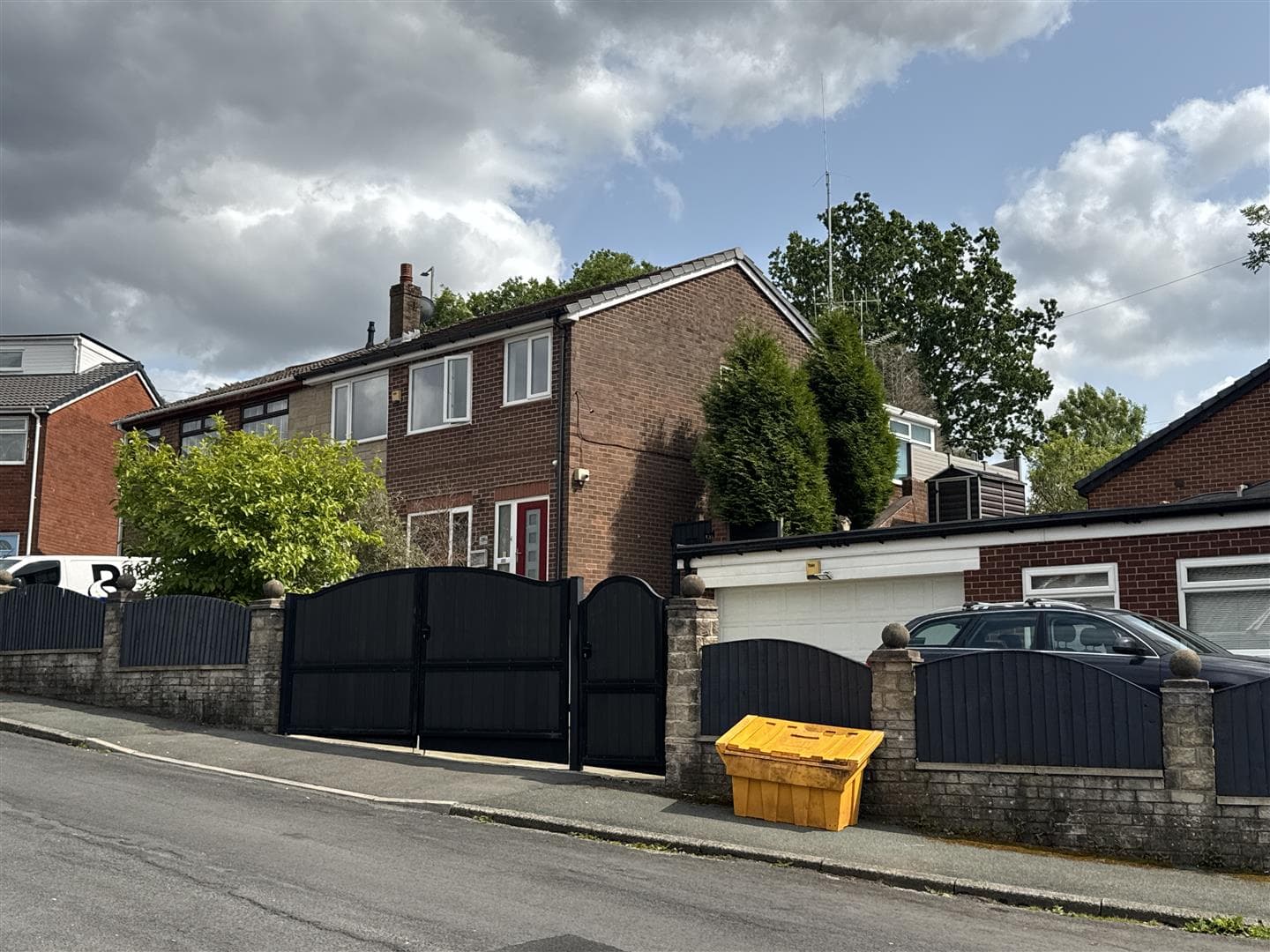 19 Richmond Crescent, Mossley, Ashton-under-Lyne, OL5 9LQ