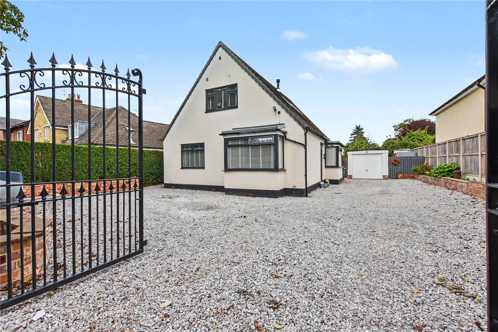 52 Station Road, Scholes, Leeds, LS15 4BT