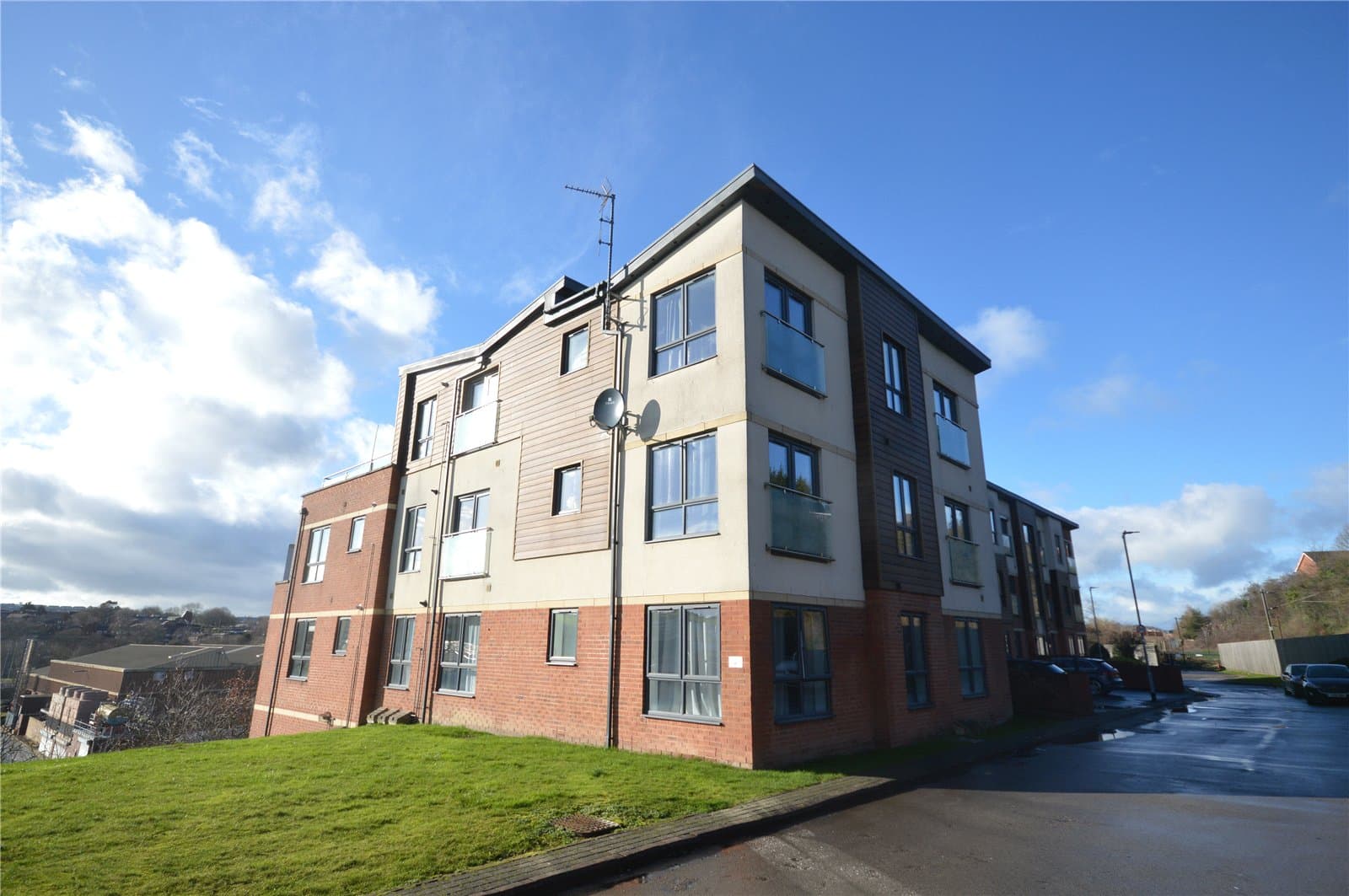 7 Pullman House, 11 Tudor Way, Beeston, Leeds, LS11 8LR