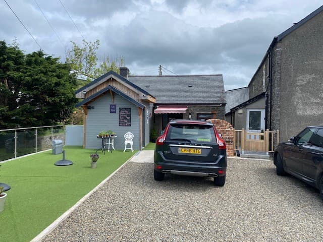 1 Moelifor Terrace, Llanrhystud, SY23 5AB