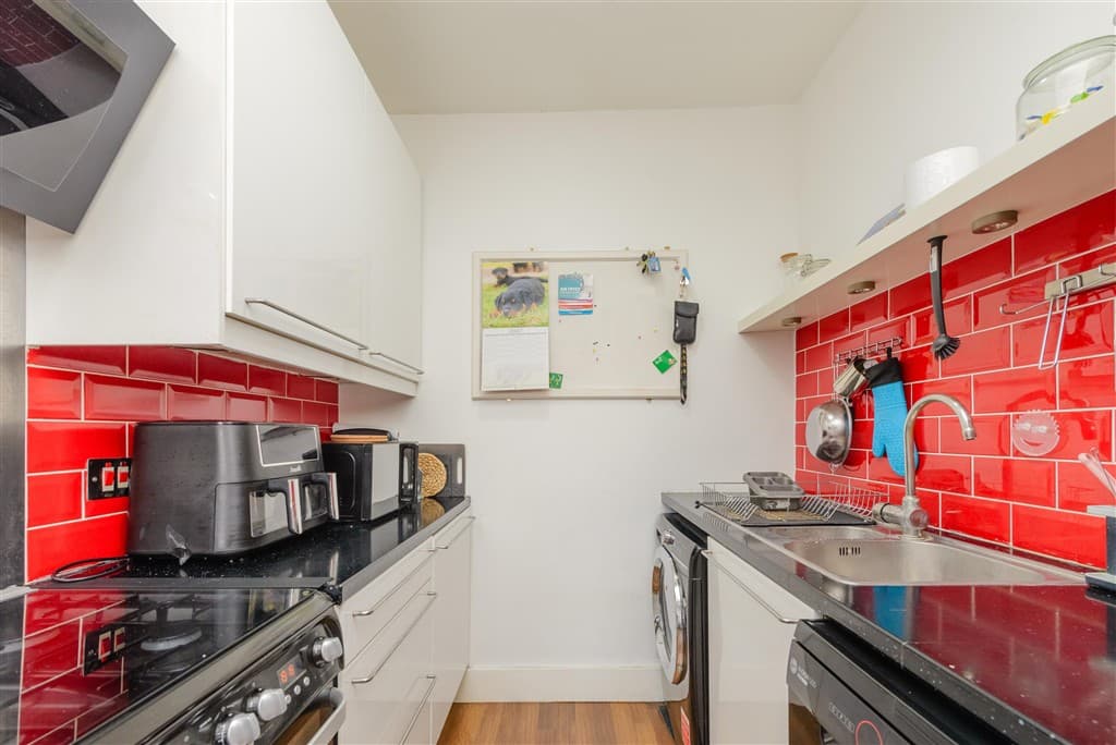 5 Zion Place, Gravesend, DA12 1BH