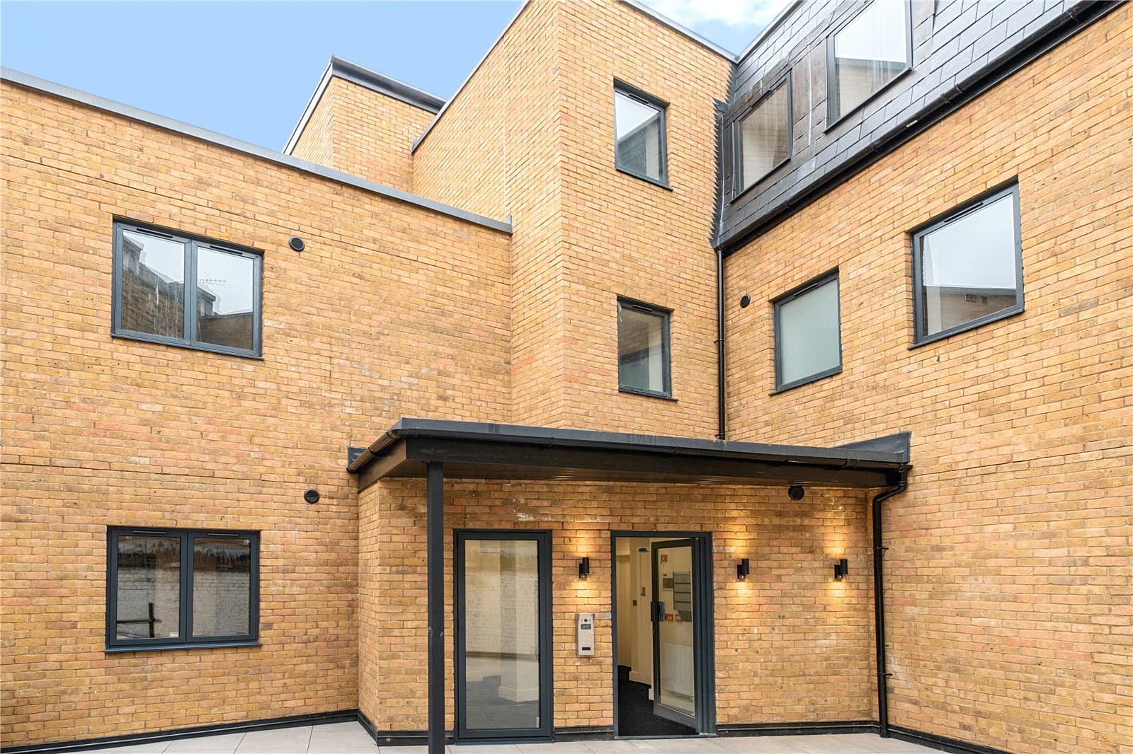 Flat 2, Landex Apartments, 30–36 Stamford Road, London, N1 4JL