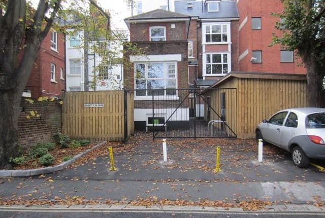 Hostel, 5 Hampshire Terrace, Portsmouth, PO1 2QF