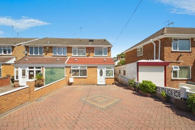 17 Lyons Grove, Birmingham, B11 4HP
