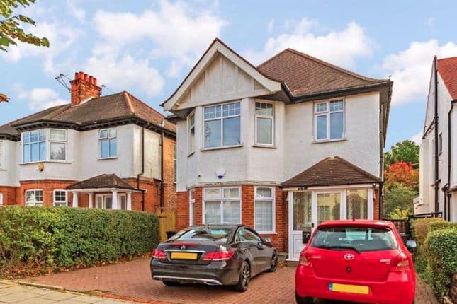 7 Goodwyn Avenue, London, NW7 3RJ